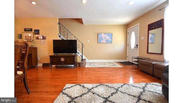 8018 CHELWYNDE AVE, Philadelphia, PA 19153