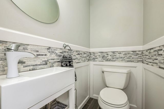 92 Cornell Street, Williston Park, NY 11596