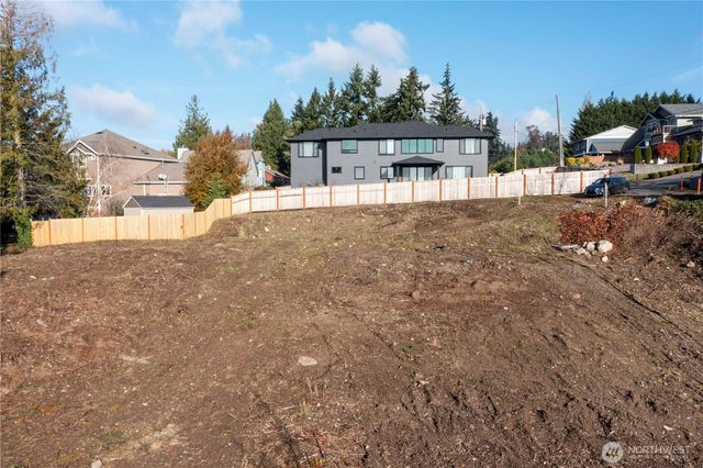 916 64th Avenue E, Fife, WA 98404