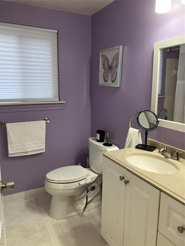 20850 Hunt, Roseville, MI 48066