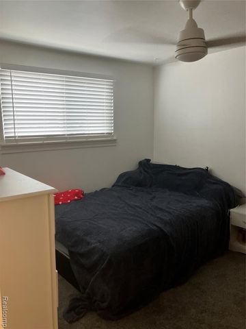 20850 Hunt, Roseville, MI 48066