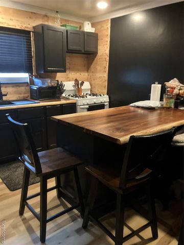 20850 Hunt, Roseville, MI 48066