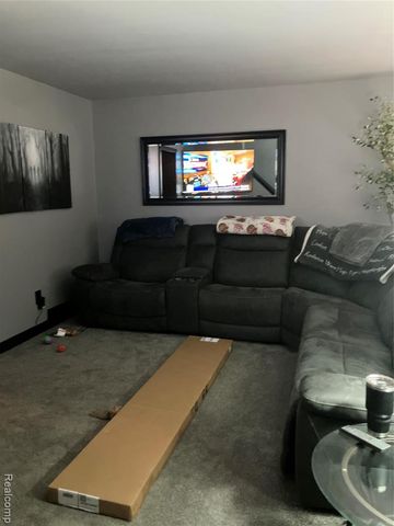 20850 Hunt, Roseville, MI 48066