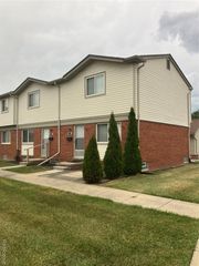 20850 Hunt, Roseville, MI 48066