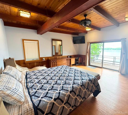 118 Youngs Lane, Crystal Falls, MI 49920