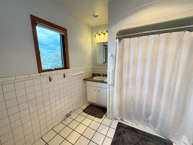 118 Youngs Lane, Crystal Falls, MI 49920