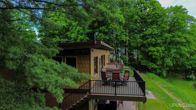 118 Youngs Lane, Crystal Falls, MI 49920