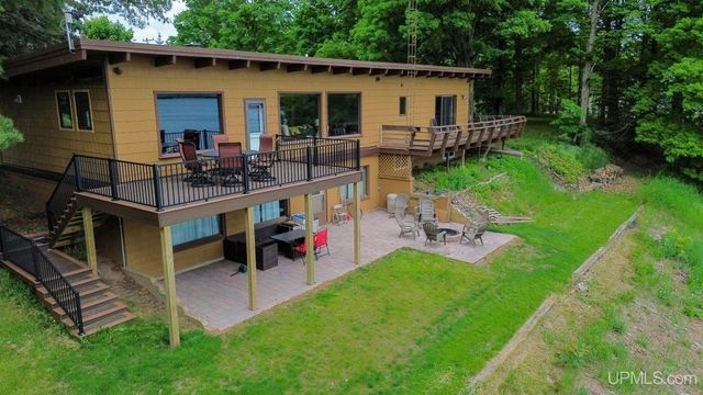 118 Youngs Lane, Crystal Falls, MI 49920