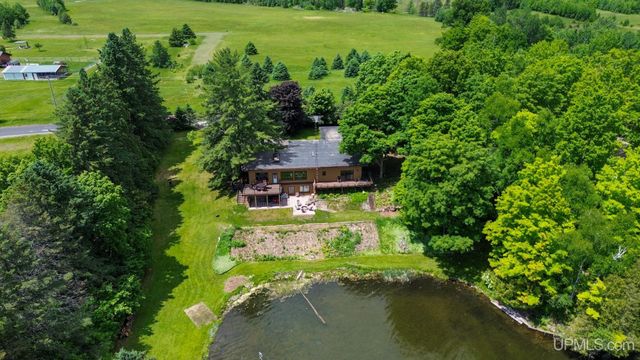 118 Youngs Lane, Crystal Falls, MI 49920