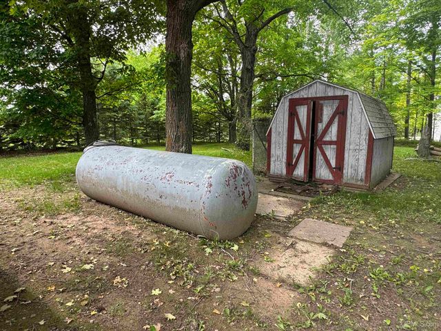 118 Youngs Lane, Crystal Falls, MI 49920