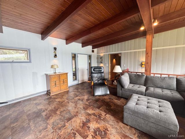 118 Youngs Lane, Crystal Falls, MI 49920