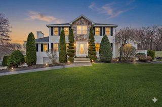 23 Carle Dr, Dracut, MA 01826