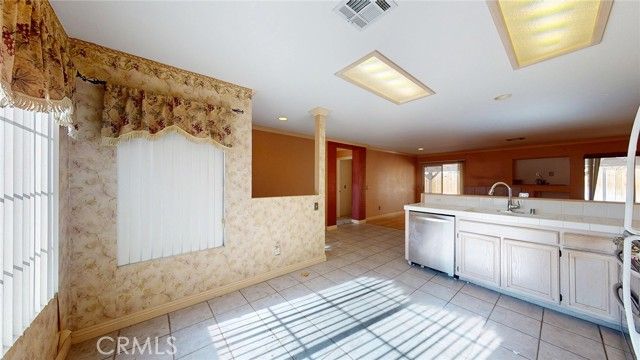 6157 W Avenue J4, Lancaster, CA 93536