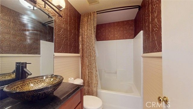 6157 W Avenue J4, Lancaster, CA 93536