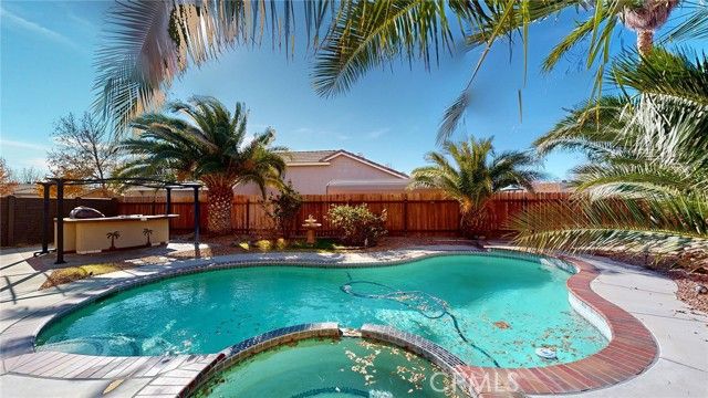 6157 W Avenue J4, Lancaster, CA 93536