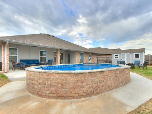 835 SE 17th Terrace, Newcastle, OK 73065