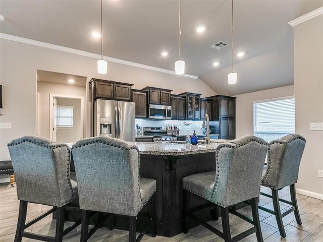 835 SE 17th Terrace, Newcastle, OK 73065