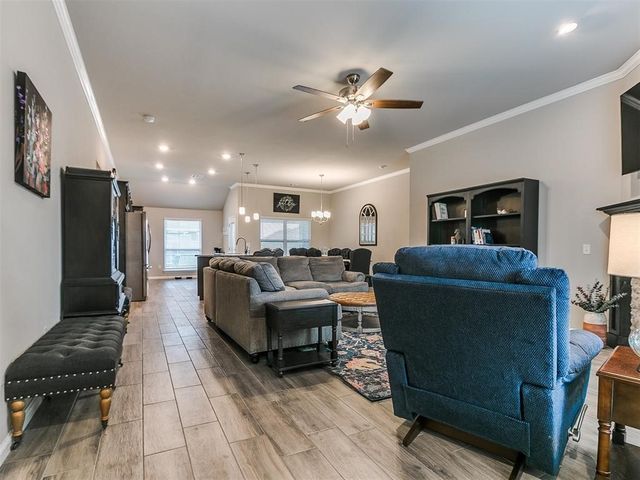 835 SE 17th Terrace, Newcastle, OK 73065