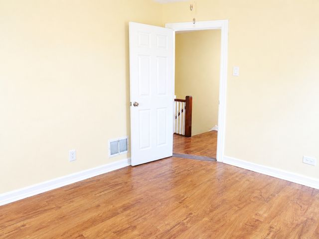748 E 69th Place, Chicago, IL 60637
