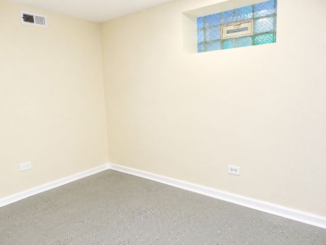 748 E 69th Place, Chicago, IL 60637