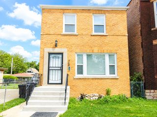 748 E 69th Place, Chicago, IL 60637