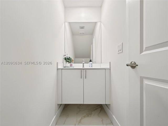 4278 NW 82nd Ave, Doral, FL 33166