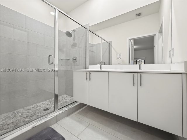 4278 NW 82nd Ave, Doral, FL 33166