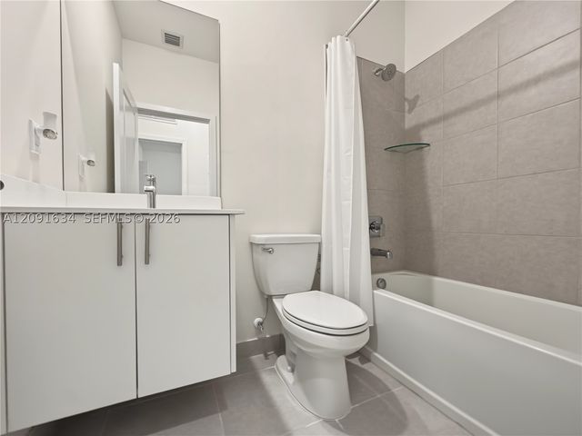 4278 NW 82nd Ave, Doral, FL 33166