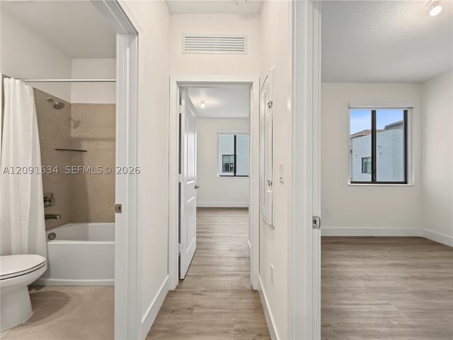 4278 NW 82nd Ave, Doral, FL 33166