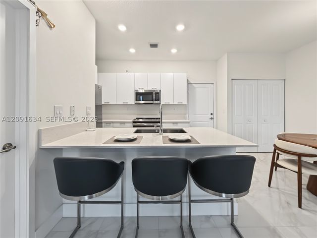 4278 NW 82nd Ave, Doral, FL 33166