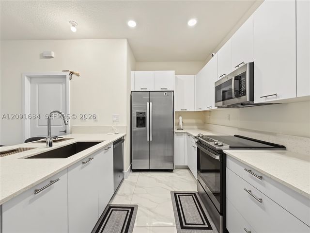 4278 NW 82nd Ave, Doral, FL 33166