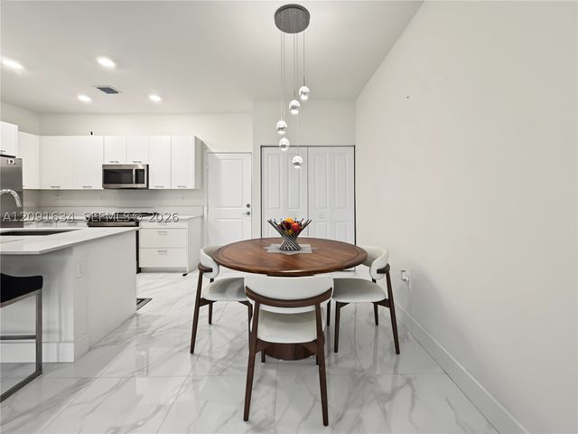 4278 NW 82nd Ave, Doral, FL 33166