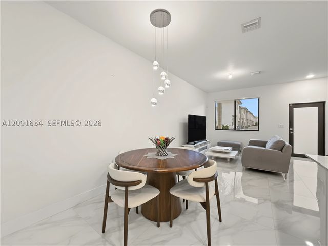 4278 NW 82nd Ave, Doral, FL 33166