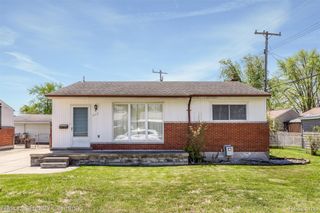 822 Bernie Lane, Madison Heights, MI 48071