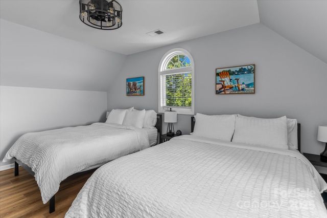 7264 Right Angle Street, Sherrills Ford, NC 28673