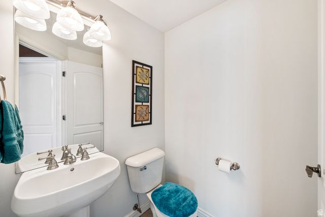 446 E GREEN HAVEN DR, Midvale, UT 84047