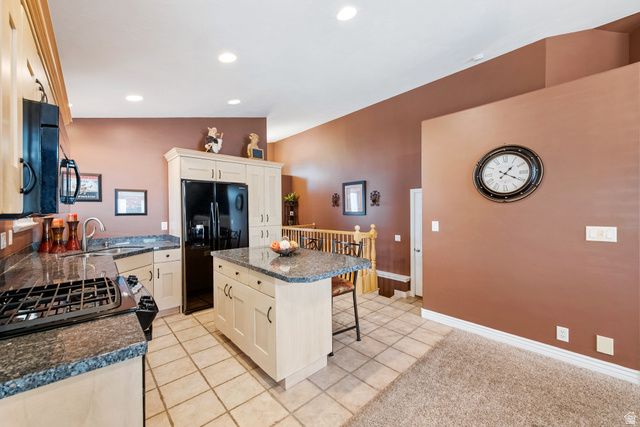 446 E GREEN HAVEN DR, Midvale, UT 84047