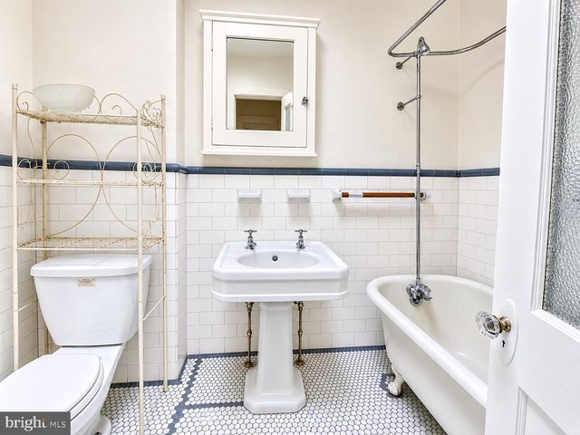 235 E PRICE ST, Philadelphia, PA 19144