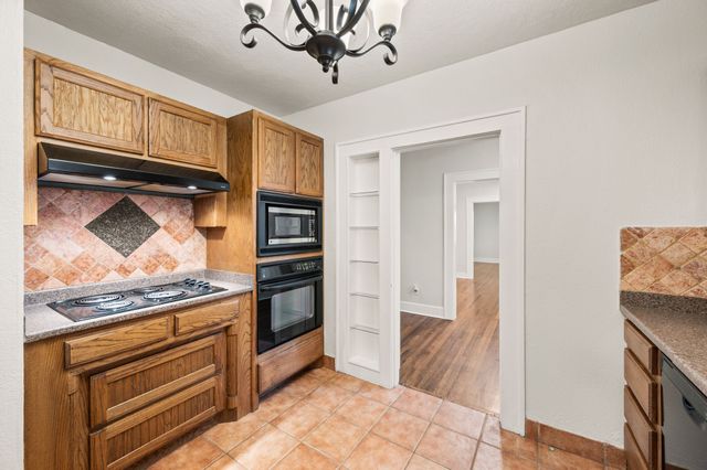 3812 Bunting Avenue, Fort Worth, TX 76107