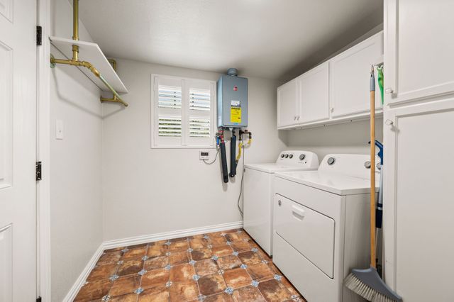 3812 Bunting Avenue, Fort Worth, TX 76107