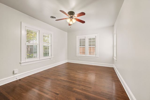 3812 Bunting Avenue, Fort Worth, TX 76107