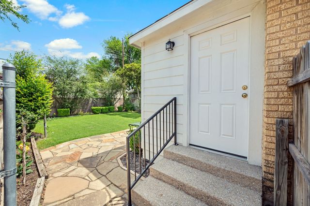 3812 Bunting Avenue, Fort Worth, TX 76107