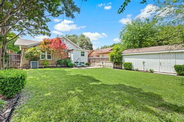 3812 Bunting Avenue, Fort Worth, TX 76107