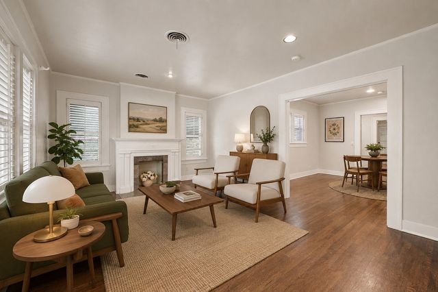 3812 Bunting Avenue, Fort Worth, TX 76107