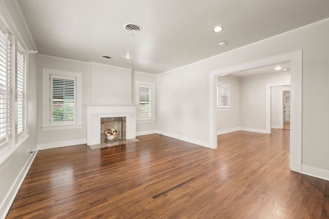 3812 Bunting Avenue, Fort Worth, TX 76107