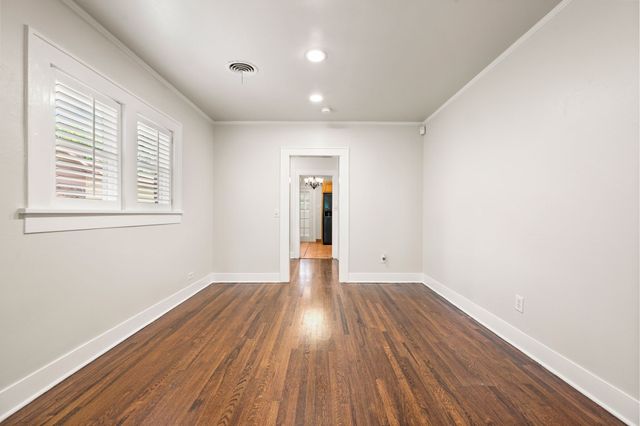 3812 Bunting Avenue, Fort Worth, TX 76107