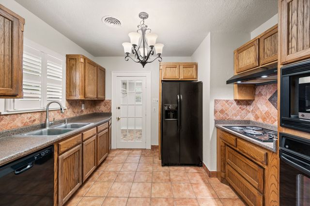 3812 Bunting Avenue, Fort Worth, TX 76107