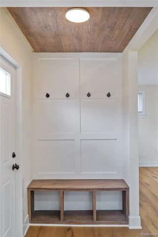 19133 Huntington Avenue, Harper Woods, MI 48225