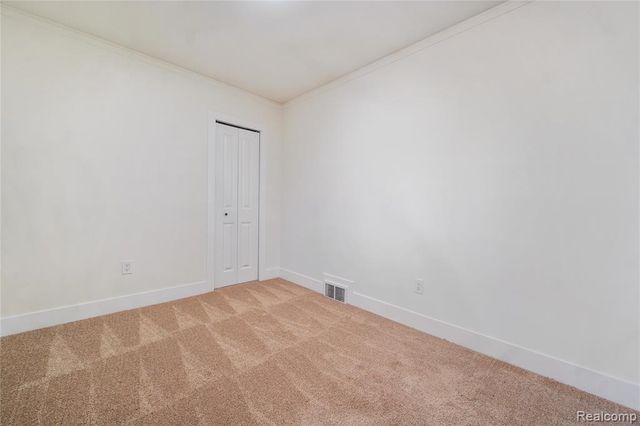 19133 Huntington Avenue, Harper Woods, MI 48225