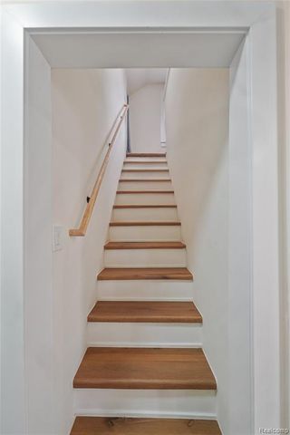 19133 Huntington Avenue, Harper Woods, MI 48225